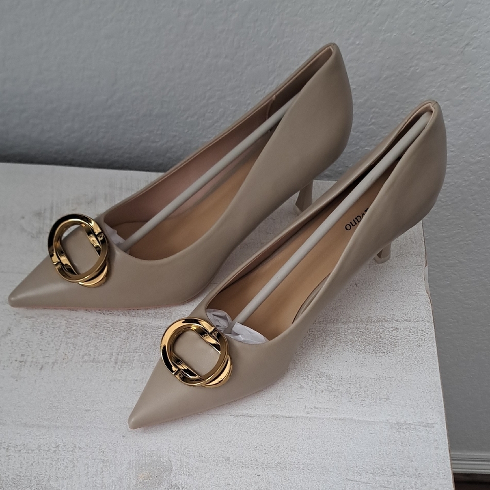 Elegant Beige Heels with Gold Accent